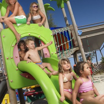 Bimbi in spiaggia