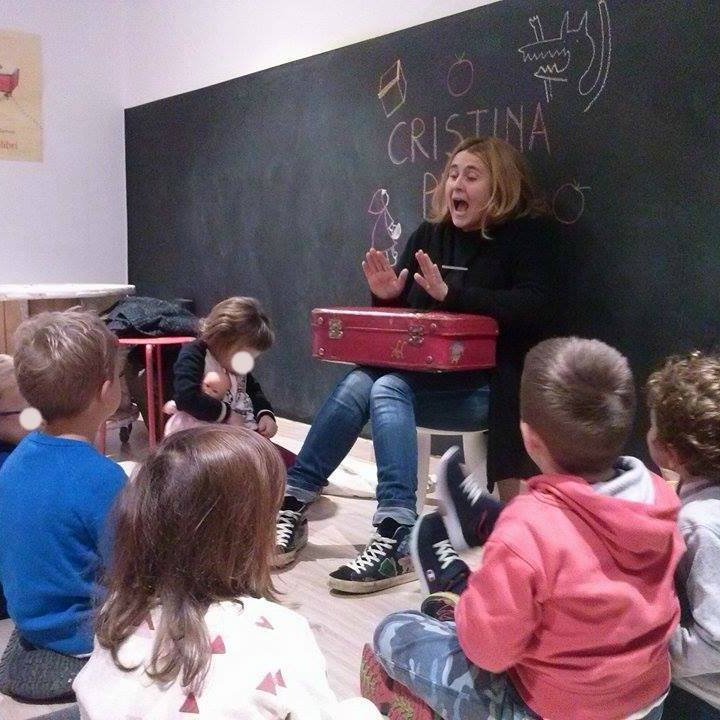 DI BAMBINI E DI ANIMALI VIAGGIO DI LIBRI DI BAMBINI E DI ANIMALI VIAGGIO DI LIBRI