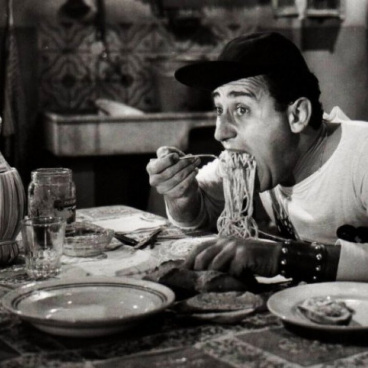 UN AMERICANO A ROMA UN AMERICANO A ROMA